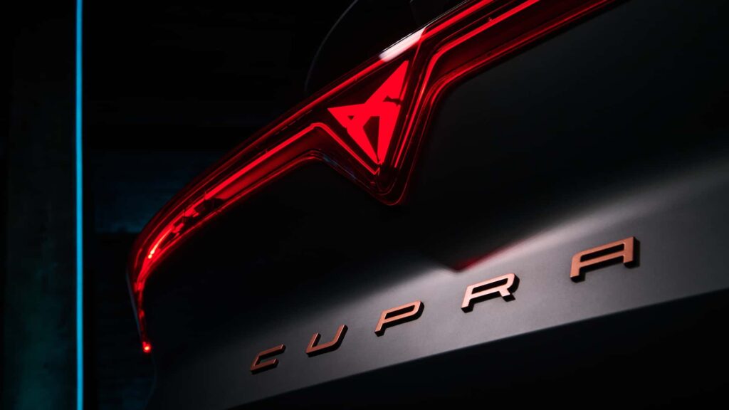 Cupra Terramar logo z tyłu