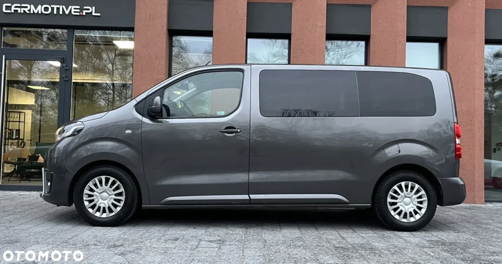 Toyota Proace Verso 9 os.