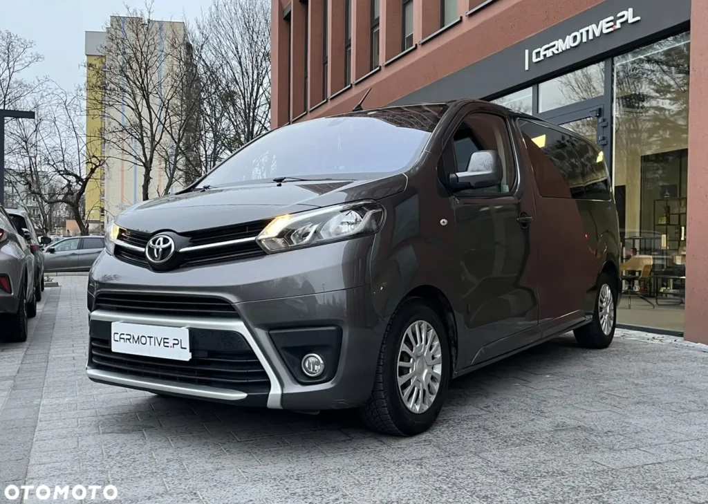 Toyota Proace Verso 9 os.