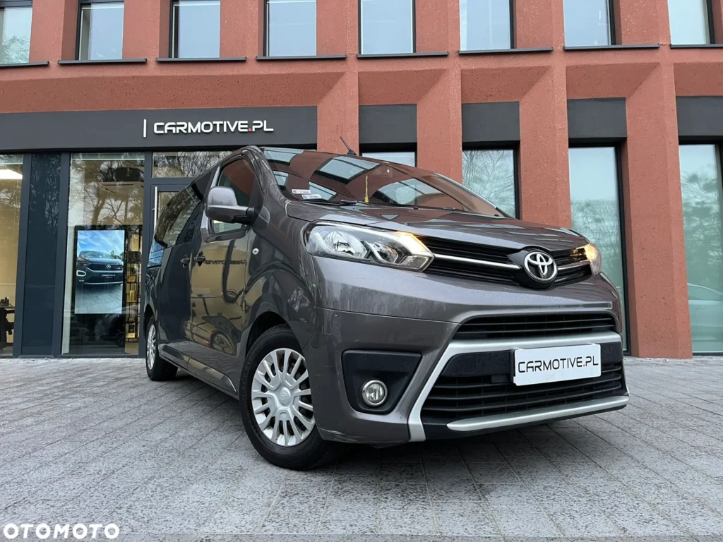 Toyota Proace Verso 9 os.