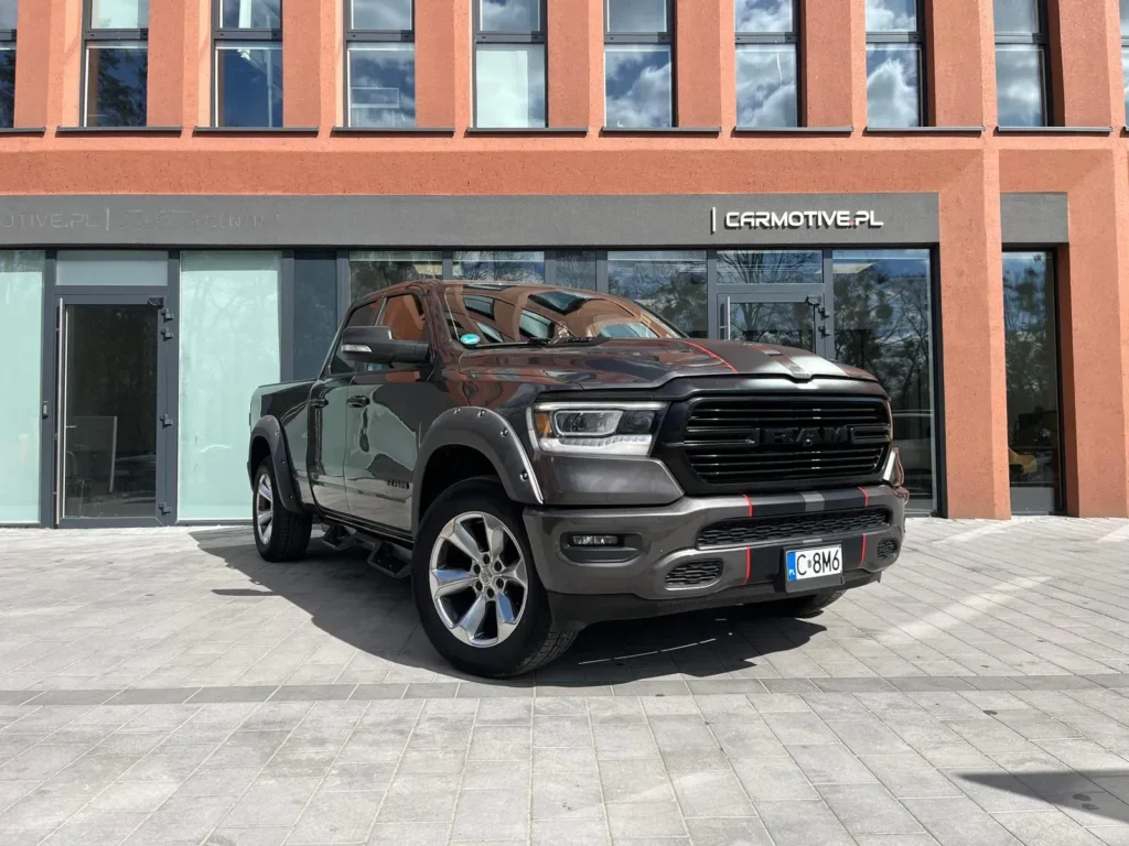 RAM 1500 auto używane Toruń przód